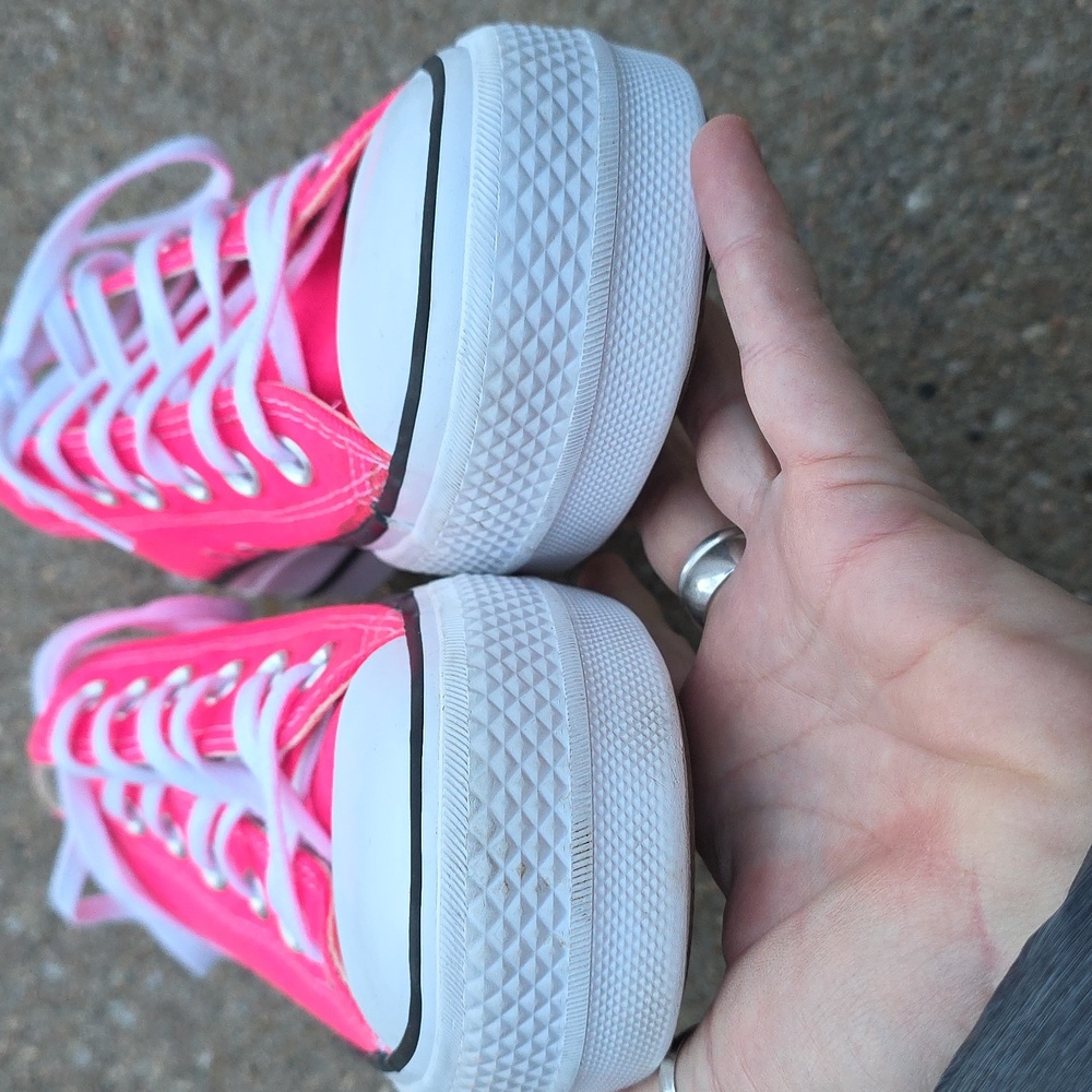 Converse Chuck Taylor All Star Low  Canvas Neon Pink Sneakers Size 7 - Picture 6 of 14